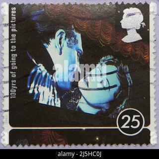 Foto einer britischen Briefmarke zum Gedenken an 100 Jahre Kino mit einem Bild von Laurence Olivier und Vivien Leigh im Film Lady Hamilton 1996 Stockfoto