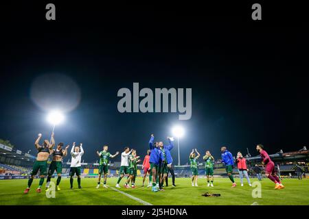 WAALWIJK, NIEDERLANDE - 23. APRIL: Kostas Lamprou von PEC Zwolle, Bram van Polen von PEC Zwolle, Yuta Nakayama von PEC Zwolle, Kenneth Paal von PEC Zwolle, Gervane Kastaneer von PEC Zwolle, Pelle Clement von PEC Zwolle, Daishawn Redan von PEC Zwolle, Thomas Zwolle Belt von PEC Djavan Anderson von PEC Zwolle, Oussama Darfalou von PEC Zwolle, Mees de Wit von PEC Zwolle, Siemen Voet von PEC Zwolle, Slobodan Tedic von PEC Zwolle, Luka Adzic von PEC Zwolle Rico Strieder von PEC Zwolle, Jasper Schendelaar von PEC Zwolle, Max de Waal, PEC Eliano Reijnders von PEC Zwolle, Maikel van der Werff von PEC Stockfoto