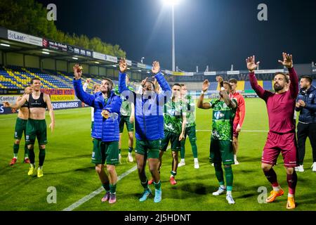 WAALWIJK, NIEDERLANDE - 23. APRIL: Kostas Lamprou von PEC Zwolle, Bram van Polen von PEC Zwolle, Yuta Nakayama von PEC Zwolle, Kenneth Paal von PEC Zwolle, Gervane Kastaneer von PEC Zwolle, Pelle Clement von PEC Zwolle, Daishawn Redan von PEC Zwolle, Thomas Zwolle Belt von PEC Djavan Anderson von PEC Zwolle, Oussama Darfalou von PEC Zwolle, Mees de Wit von PEC Zwolle, Siemen Voet von PEC Zwolle, Slobodan Tedic von PEC Zwolle, Luka Adzic von PEC Zwolle Rico Strieder von PEC Zwolle, Jasper Schendelaar von PEC Zwolle, Max de Waal, PEC Eliano Reijnders von PEC Zwolle, Maikel van der Werff von PEC Stockfoto