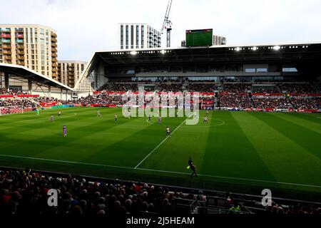 Brentford Community Stadium, London, Großbritannien. 23. April 2022. Premier League Football, Brentford gegen Tottenham; Gesamtansicht des Brentford Community Stadions während der Halbzeit 1. Credit: Action Plus Sports/Alamy Live News Stockfoto