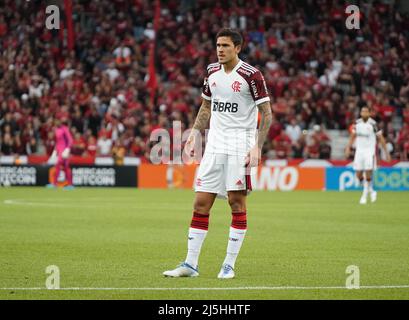 Curitiba, Brasilien. 23. April 2022. Pedro während Athletico und Flamengo. Spiel gültig für die 3. Runde der Brasilianischen Meisterschaft 2022. Joaquim Américo Guimarães Stadion in Curitiba, PR. Kredit: Carlos Pereyra/FotoArena/Alamy Live Nachrichten Stockfoto