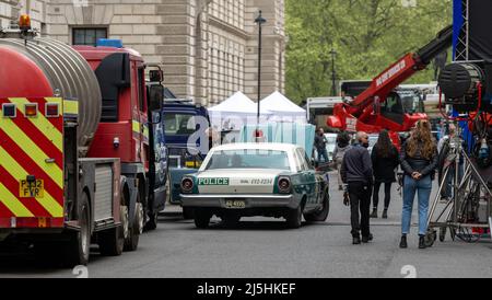 London, Großbritannien. 23. April 2022. Film, der vor dem Foreign and CommenWealth Office in der King Charles Street, London, Großbritannien, gedreht wurde. Quelle: Ian Davidson/Alamy Live News Stockfoto