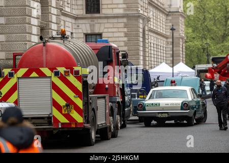 London, Großbritannien. 23. April 2022. Film, der vor dem Foreign and CommenWealth Office in der King Charles Street, London, Großbritannien, gedreht wurde. Quelle: Ian Davidson/Alamy Live News Stockfoto