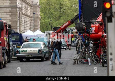 London, Großbritannien. 23. April 2022. Film, der vor dem Foreign and CommenWealth Office in der King Charles Street, London, Großbritannien, gedreht wurde. Quelle: Ian Davidson/Alamy Live News Stockfoto