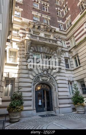 Das Dorilton ist ein Wahrzeichen der Beaux-Arts-Kunst an der Upper West Side, New York City, USA 2022 Stockfoto