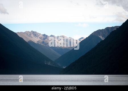 Berge am Kopf des Lake Rotoiti, Nelson Lakes National Park, South Island, Neuseeland Stockfoto