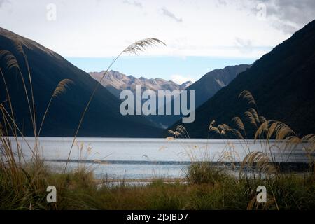 Berge am Kopf des Lake Rotoiti, Nelson Lakes National Park, South Island, Neuseeland Stockfoto