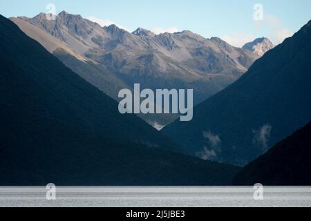 Berge am Kopf des Lake Rotoiti, Nelson Lakes National Park, South Island, Neuseeland Stockfoto