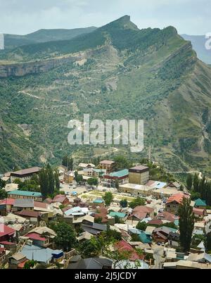 Dorf Gunib, ländliche Ortschaft und Verwaltungszentrum des Distrikts Ghunib der Republik Daghestan. Stockfoto