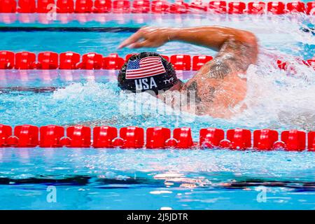 Den Haag, Niederlande. 19. April 2022. Ausgetretene US Air Force Tech. Sgt. August O'Neil, Team U.S., tritt beim Schwimmwettbewerb für die Invictus Games Den Haag, Niederlande, 19. April 2022, an. Die Invictus Games bestehen aus fast 20 Nationen, über 500 militärischen Wettbewerbern, 16.-22. April 2022. Quelle: U.S. Air Force/ZUMA Press Wire Service/ZUMAPRESS.com/Alamy Live News Stockfoto