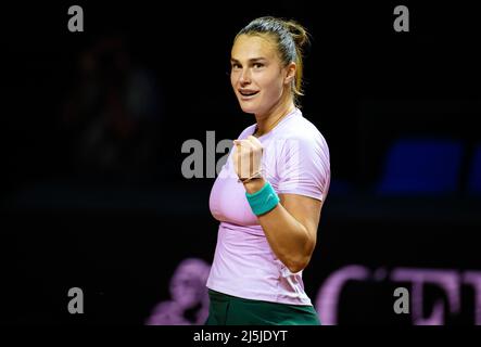 Aryna Sabalenka aus Weißrussland im Einsatz gegen Anet Kontaveit aus Estland während des Viertelfinales des Porsche Tennis Grand Prix WTA 500 Tennisturniers 2022 am 22. April 2022 in der Porsche Arena in Stuttgart, Deutschland - Foto: Rob Prange/DPPI/LiveMedia Stockfoto