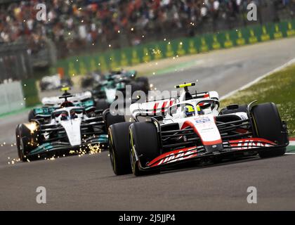 IMOLA - Mick Schumacher (47) mit dem Haas VF-22 auf Kurs beim Sprint-Rennen vor dem Grand Prix Emilia Romagna F1 bei Autodromo Enzo e Dino Ferrari am 23. April 2022 in Imola, Italien. REMKO DE WAAL Stockfoto