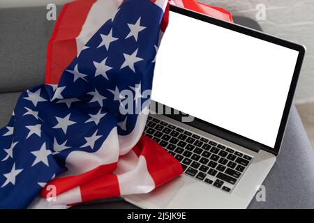 USA Memorial Day, Presidents Day, Veterans Day, Labor Day oder 4.. Juli Feier. Leerer Bildschirm auf modernem Laptop für Mockup-Design auf USA National Stockfoto