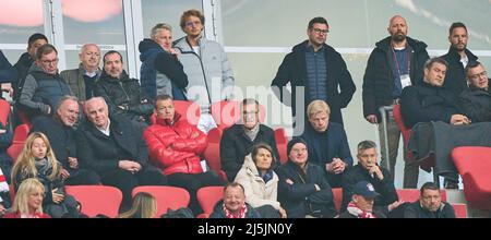 Giovane Elber, Ivica Olic, Dieter und Uli HOENESS (ehemaliger Präsident des FCB), Ehrenpräsident, Andreas jung, Marketingdirektor und Vorstandsmitglied des FCB Jan-Christian Dreesen , geschäftsführender Finanzdirektor des FCB Oliver KAHN, CEO des FCB, Vorsitzender der FC Bayern München AG, Herbert HAINER, FCB-Präsident und Ex-CEO Adidas Prof. Dr. Dieter Mayer 2. Vize Präsident des FC Bayern München e.V. Alexander (Sascha) ZVEREV, GER-Freundin Simone Thomalla, Bastian SCHWEINSTEIGER, Co-Moderator ARD , Markus Soeder, Söder, bayerischer Ministerpräsident, Ministerpraesident, Bayern, CSU, Politiker, In der Matte Stockfoto