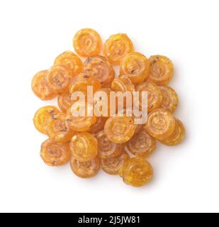 Draufsicht auf hausgemachte Bio-Bonbons mit Nüssen isoliert auf weiß Stockfoto