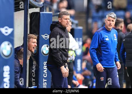 Luton, Großbritannien. 24. April 2022. Steve Banks Torwarttrainer des FC Blackpool während des Spiels in Luton, Vereinigtes Königreich am 4/24/2022. (Foto von Mark Cosgrove/News Images/Sipa USA) Quelle: SIPA USA/Alamy Live News Stockfoto