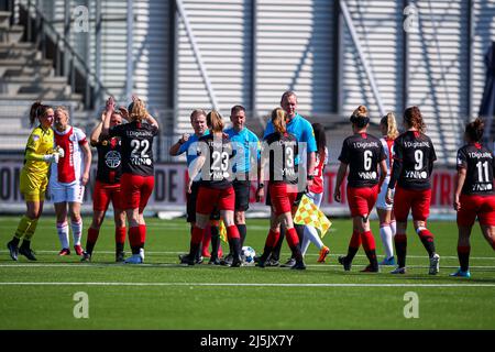 Rotterdam, Niederlande. 24. April 2022. ROTTERDAM, NIEDERLANDE - 24. APRIL: Spieler von Excelsior während des niederländischen Spiels Pure Energie Womens Eredivisie zwischen Excelsior und Ajax am 24. April 2022 in Woudestijn in Rotterdam, Niederlande (Foto von Ben Gal/Orange Picles) Credit: Orange Pics BV/Alamy Live News Stockfoto