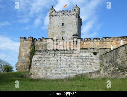 Bad Bentheim, Deutschland - April 22 2022. Schloss Bentheim oder Burg Bentheim ist eine frühmittelalterliche Hügelburg in Bad Bentheim, Niedersachsen, Deutschland. Stockfoto