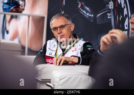 Mediengespräch mit TAVARES Carlos (por), CEO der Stellantis-Gruppe während des Formel 1 Grand Premio del Made in Italy e dell'Emilia-Romagna 2022, 4. Runde der FIA Formel 1 Weltmeisterschaft 2022, auf dem Imola Circuit, vom 22. Bis 24. April 2022 in Imola, Italien - Photo Germain Hazard / DPPI Stockfoto