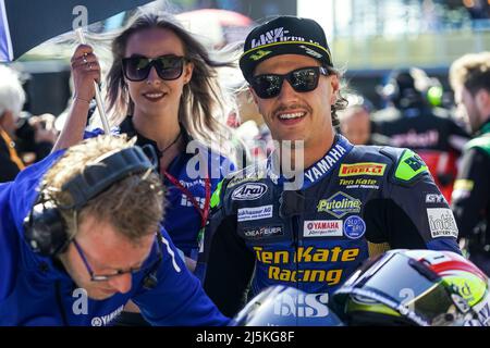 ASSEN, NIEDERLANDE - 24. APRIL: Dominique Aegerter aus der Schweiz vor dem Supersport Race 2 während der WorldSBK Motul Dutch Round auf dem TT Circuit Assen am 24. April 2022 in Assen, Niederlande (Foto: Andre Weening/Orange Picles) Stockfoto