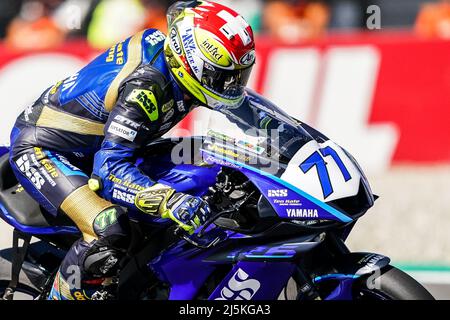 ASSEN, NIEDERLANDE - 24. APRIL: Dominique Aegerter aus der Schweiz fährt während des SuperSport Race 2 während der WorldSBK Motul Dutch Round auf dem TT Circuit Assen am 24. April 2022 in Assen, Niederlande (Foto: Andre Weening/Orange Picles) Stockfoto