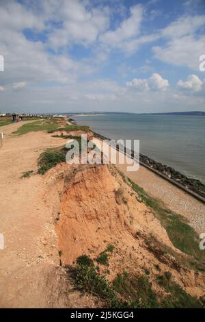 Küstenerosion Milford on Sea April 2022 Stockfoto