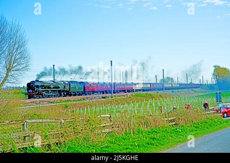 Mobbing Pacific Merchant Navy Class No 35018 British India Line an der Skelton Bridge York, England Stockfoto