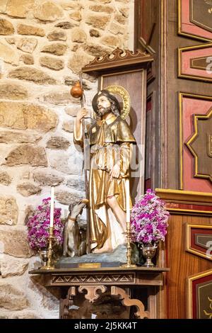 Buitrago del Lozoya, Spanien. Skulptur des Heiligen Rochus in der Kirche Santa Maria del Castillo Stockfoto