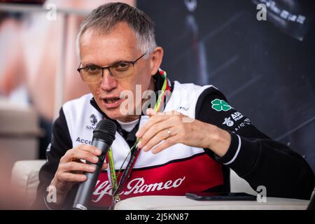 Mediengespräch mit TAVARES Carlos (por), CEO der Gruppe Stellantis während des Formel 1 Grand Premio del Made in Italy e dell'Emilia-Romagna 2022, 4. Runde der FIA Formel 1 Weltmeisterschaft 2022, auf dem Imola Circuit, vom 22. Bis 24. April 2022 in Imola, Italien - Foto: Germain Hazard/DPPI/LiveMedia Stockfoto