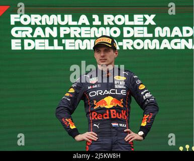 22. April 2022, Italien, Imola: Motorsport: Formel-1-Weltmeisterschaft, großer Preis der Emilia-Romagna, Rennen, Podium: Sieger Max Verstappen aus den Niederlanden vom Team Oracle Red Bull Foto: Hasan Bratic/dpa Stockfoto