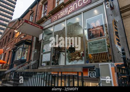 Ehrliches Foto von Renaissance-Haaren und Schönheitssalon ein umweltfreundlicher, grausam freier Schönheitssalon im Stadtzentrum von Leeds, West Yorkshire, Großbritannien Stockfoto