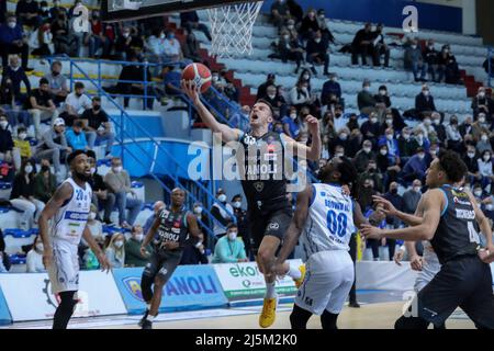 PalaRadi, Cremona, Italien, 24. April 2022, ADAS Juskevicius (Vanoli Cremona) während der Vanoli Basket Cremona gegen Germani Brescia - Italienische Basketball A Serie Championship Stockfoto