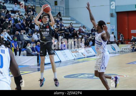 PalaRadi, Cremona, Italien, 24. April 2022, Filippo Gallo (Vanoli Cremona) während der Vanoli Basket Cremona gegen Germani Brescia - Italienische Basketball A Serie Championship Stockfoto