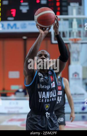 PalaRadi, Cremona, Italien, 24. April 2022, David Cournhooh (Vanoli Cremona) während der Vanoli Basket Cremona gegen Germani Brescia - Italienische Basketball A Serie Championship Stockfoto