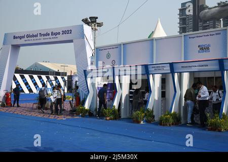 Haupteintrittstor mit Registrierungsschalter der 'Bengal Global Trade Expo 2022' (BGTE2022), unter der Schirmherrschaft des 'Bengal Global Business Summit 2022' A Stockfoto