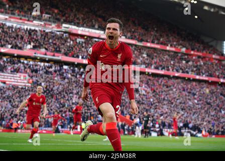 Der Liverpooler Andrew Robertson feiert das erste Tor seiner Seite während des Spiels in der Premier League in Anfield, Liverpool. Bilddatum: Sonntag, 24. April 2022. Stockfoto