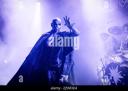 Oslo, Norwegen. 17., April 2022. Die norwegische Black Metal Band Taake spielt im Rahmen des Festivals Inferno Metal Festival 2022 in Oslo ein Live-Konzert im Rockefeller. Hier ist Sänger Hoest live auf der Bühne zu sehen. (Foto: Gonzales Photo - Terje Dokken). Stockfoto