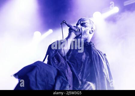 Oslo, Norwegen. 17., April 2022. Die norwegische Black Metal Band Taake spielt im Rahmen des Festivals Inferno Metal Festival 2022 in Oslo ein Live-Konzert im Rockefeller. Hier ist Sänger Hoest live auf der Bühne zu sehen. (Foto: Gonzales Photo - Terje Dokken). Stockfoto