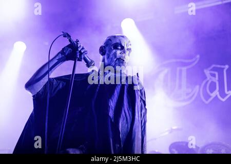 Oslo, Norwegen. 17., April 2022. Die norwegische Black Metal Band Taake spielt im Rahmen des Festivals Inferno Metal Festival 2022 in Oslo ein Live-Konzert im Rockefeller. Hier ist Sänger Hoest live auf der Bühne zu sehen. (Foto: Gonzales Photo - Terje Dokken). Stockfoto