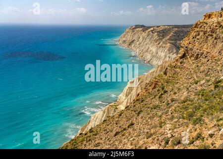 Die Steilküste vom Kap Aspro bei Pissouri, Zypern, Europa | die steile Küste des Kap Aspro bei Pissouri, Zypern, Europa Stockfoto