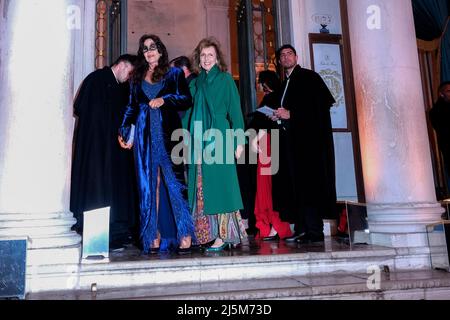 Die Gäste werden bei der Veranstaltung Dior in Venedig während der Internationalen Kunstausstellung 59. (Biennale Arte) am 23. April 2022 in Venedig, Italien, erwartet. Stockfoto