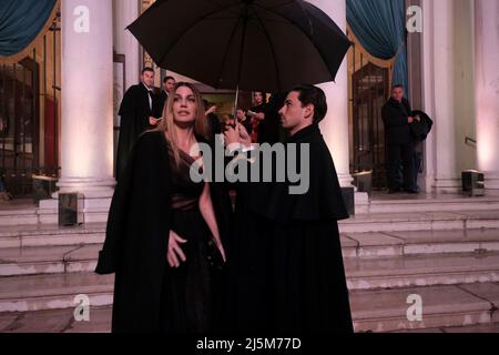 Die Gäste werden bei der Veranstaltung Dior in Venedig während der Internationalen Kunstausstellung 59. (Biennale Arte) am 23. April 2022 in Venedig, Italien, erwartet. Stockfoto