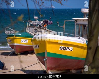 Fischerboote am Strand in Sopot, Pomorze, Polen Stockfoto