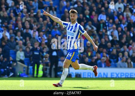 Brighton, Großbritannien. 24. April 2022. Joel Veltman von Brighton und Hove Albion während des Premier League-Spiels zwischen Brighton & Hove Albion und Southampton beim Amex am 24. 2022. April in Brighton, England. (Foto von Jeff Mood/phcimages.com) Quelle: PHC Images/Alamy Live News Stockfoto