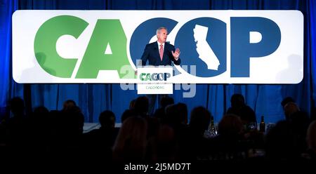 Anaheim, Kalifornien, USA. 23. April 2022. Kevin MCCARTHY (R-CA), Vorsitzender der US-amerikanischen Minderheit, spricht auf der kalifornischen Republikanischen Parteiversammlung im Anaheim Marriott. (Kreditbild: © Brian Cahn/ZUMA Press Wire) Stockfoto