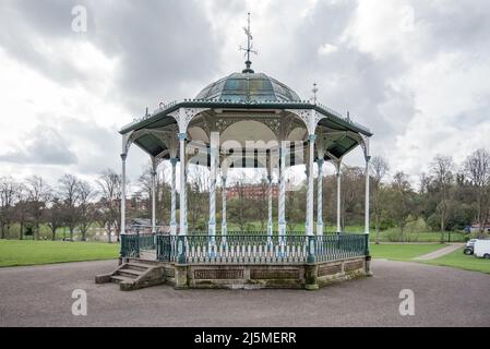 Berühmter viktorianischer Bandstand aus Gusseisen im Quarry Park. Shrewsbury Stockfoto