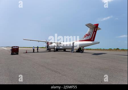 Aggati Island Airport, Lakshadweep, Indien. Flugzeug der Air India Alliance auf der Landebahn. Stockfoto