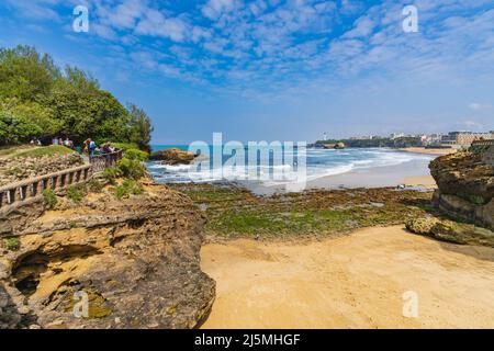 Biarritz, Frankreich, 18. April 2022.La Grande Plage, Strand in der Stadt Biarritz, an der Atlantikküste Frankreichs Stockfoto