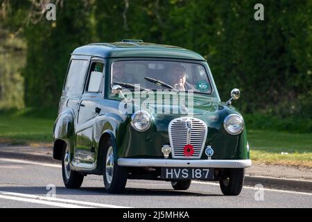 1956 Green Austin A30 van Stockfoto