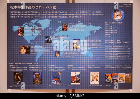 tokio, japan - november 02 2019: Tafel, auf der die Manga des japanischen Mangaka Leiji Mat-Sumoto in den Ländern der Weltausstellung gezeigt werden Stockfoto